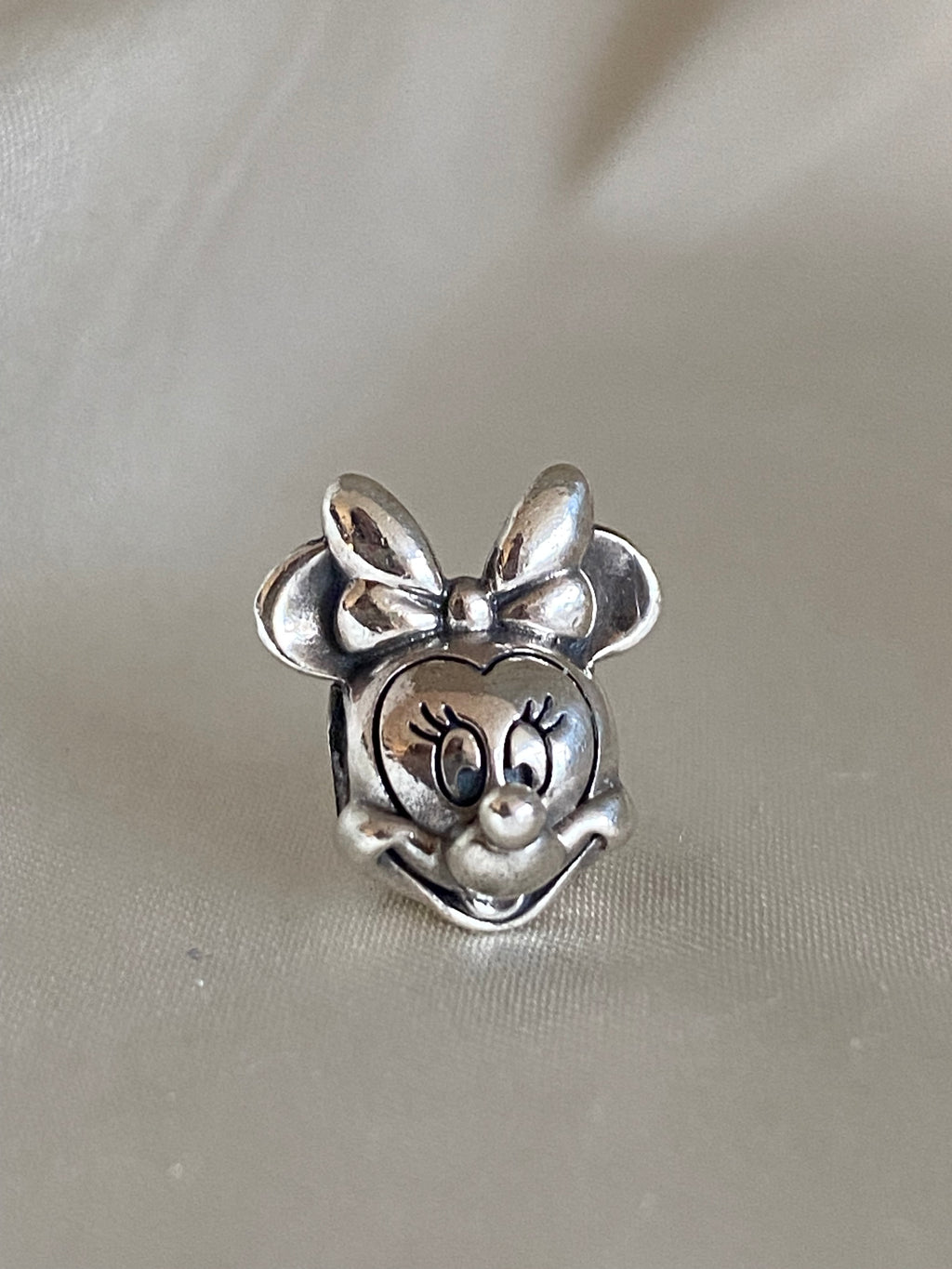 Pandora Disney Minnie Mouse Portrait Charm, 791587