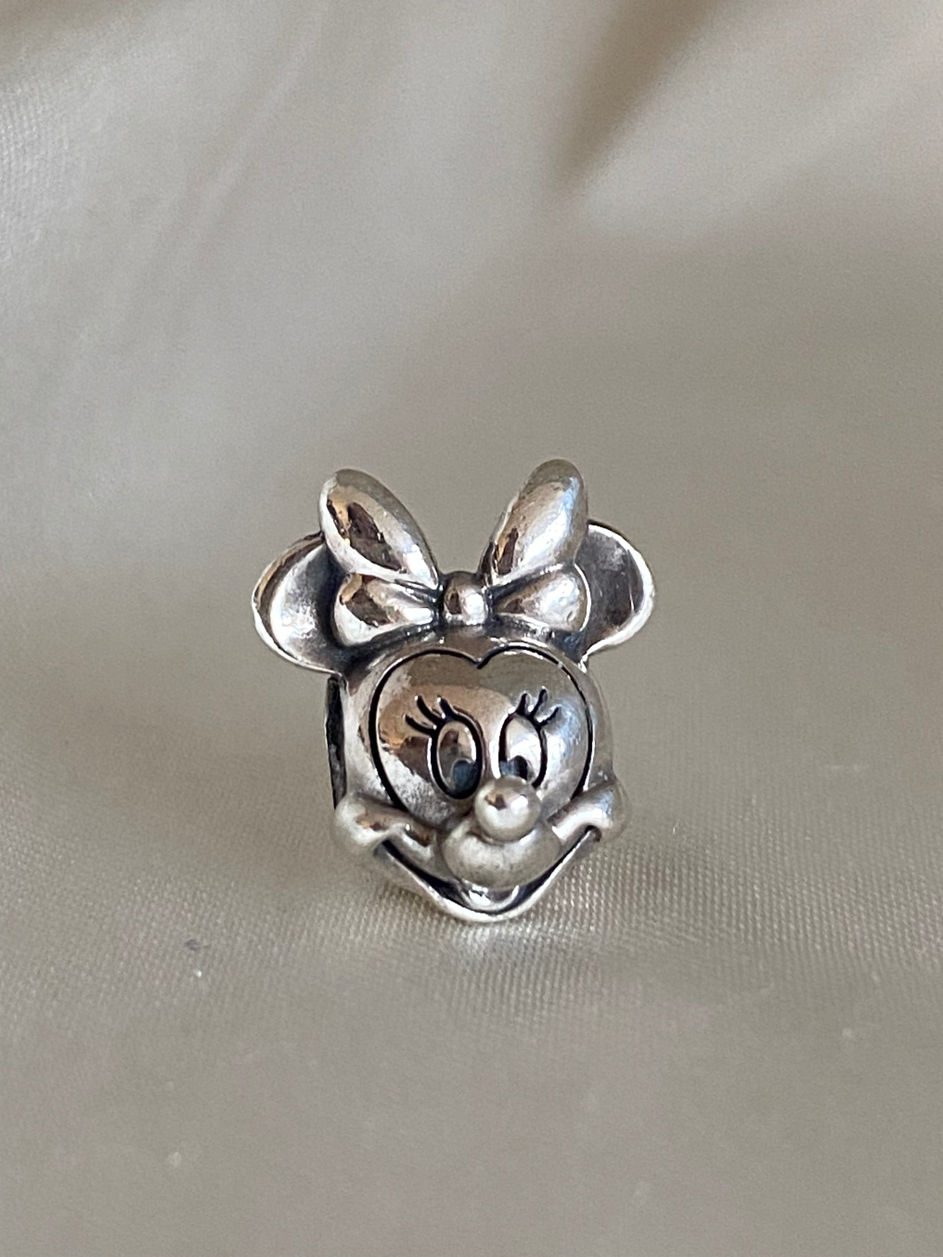 Pandora Disney Minnie Mouse Portrait Charm, 791587