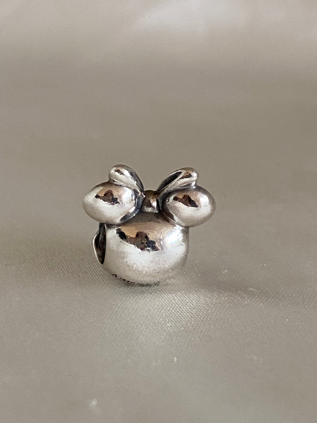Pandora Disney Minnie Mouse Portrait Charm, 791587