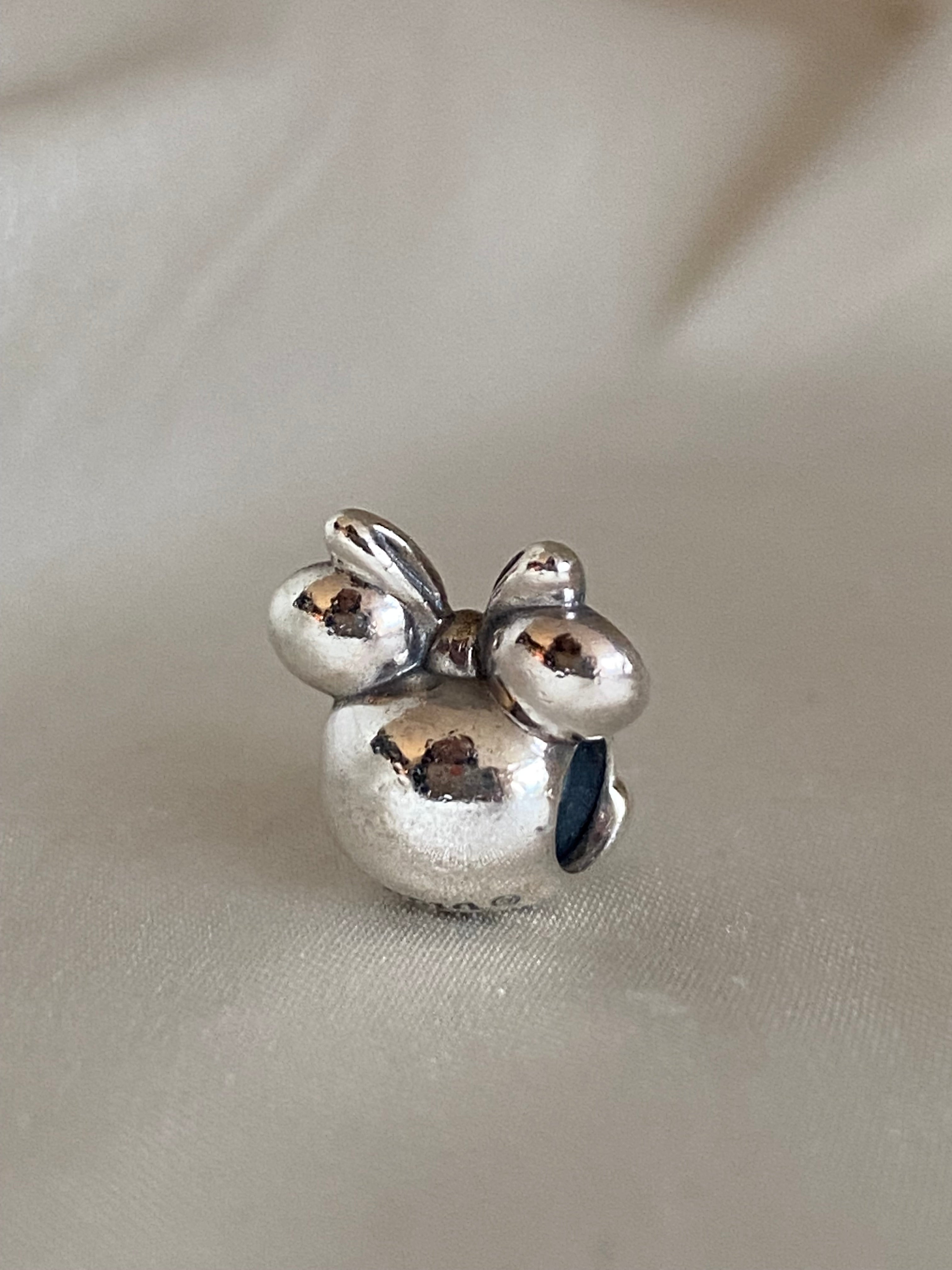 Pandora Disney Minnie Mouse Portrait Charm, 791587