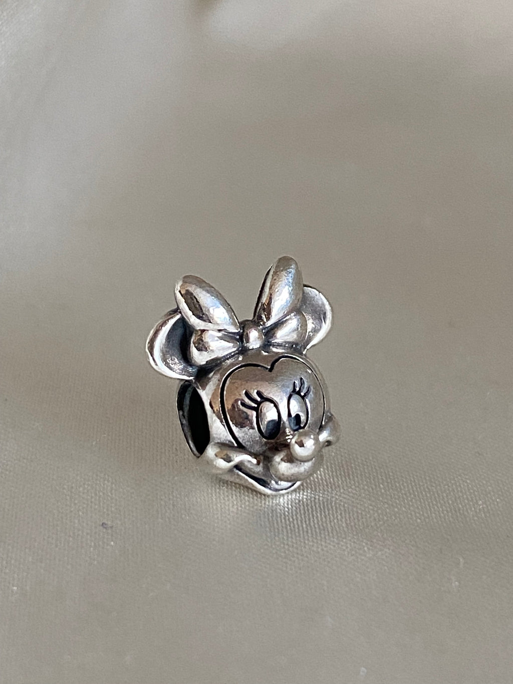 Pandora Disney Minnie Mouse Portrait Charm, 791587