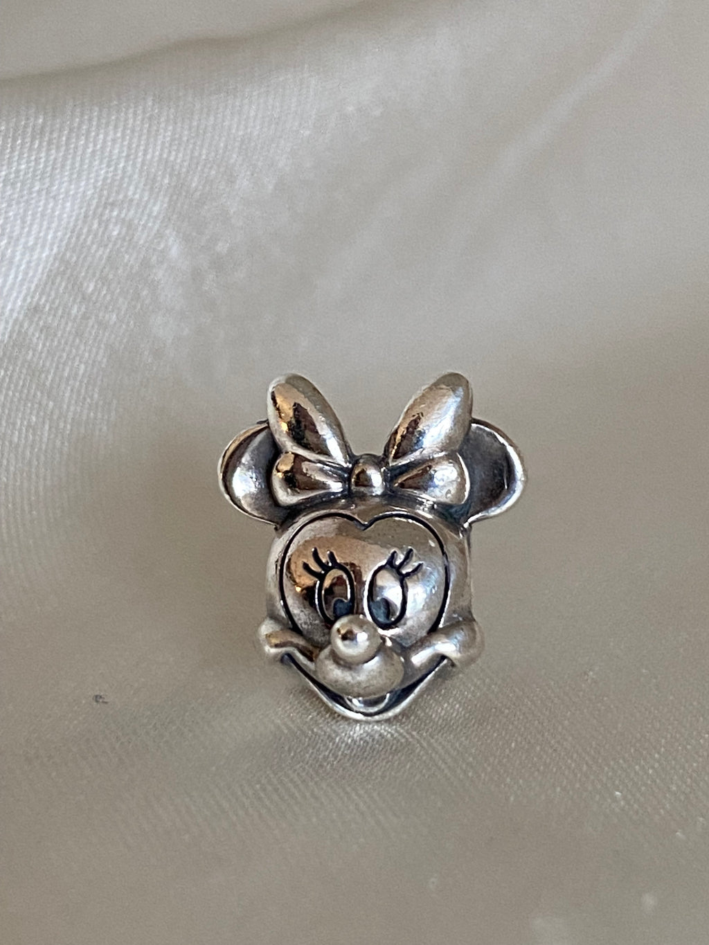 Pandora Disney Minnie Mouse Portrait Charm, 791587