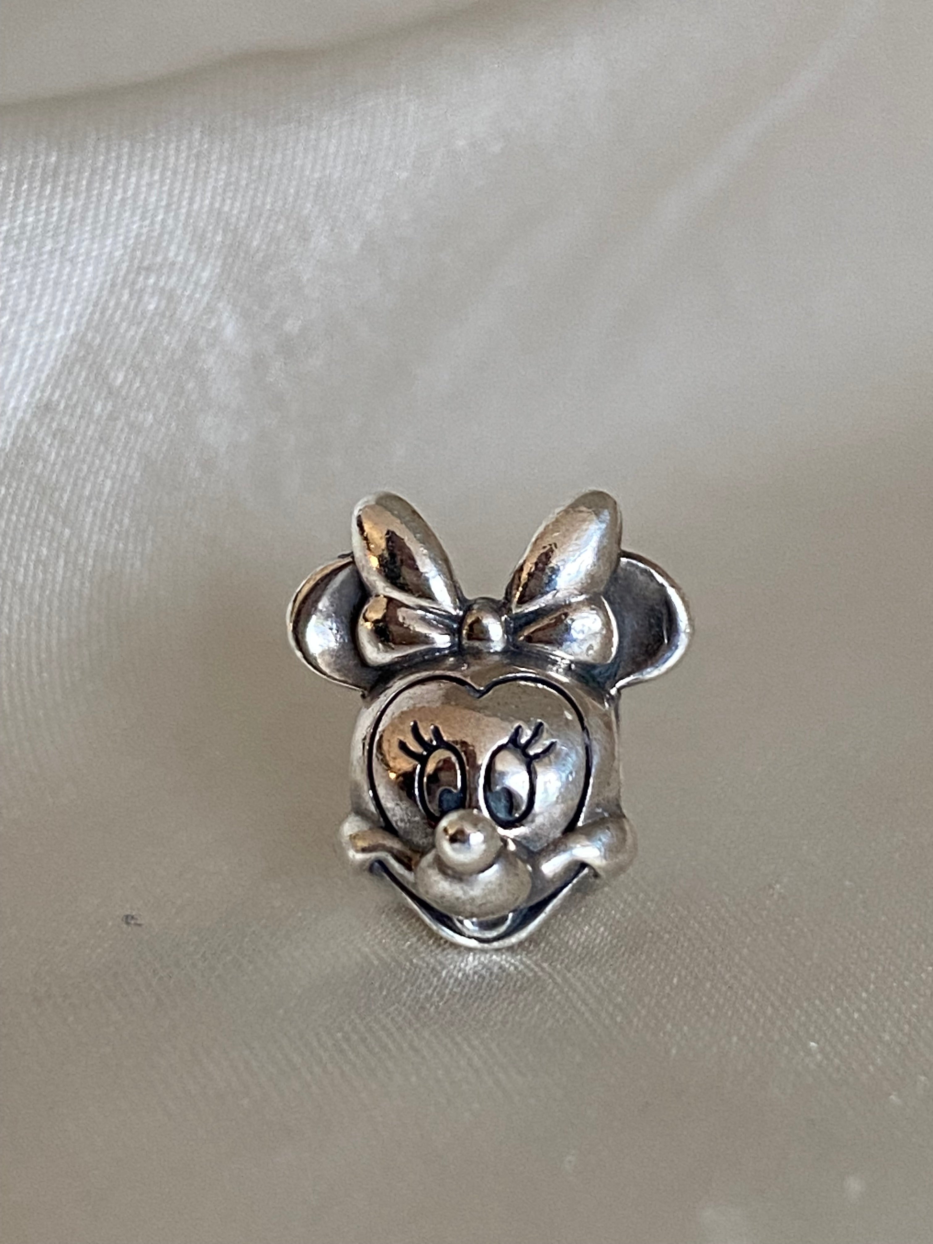Pandora Disney Minnie Mouse Portrait Charm, 791587