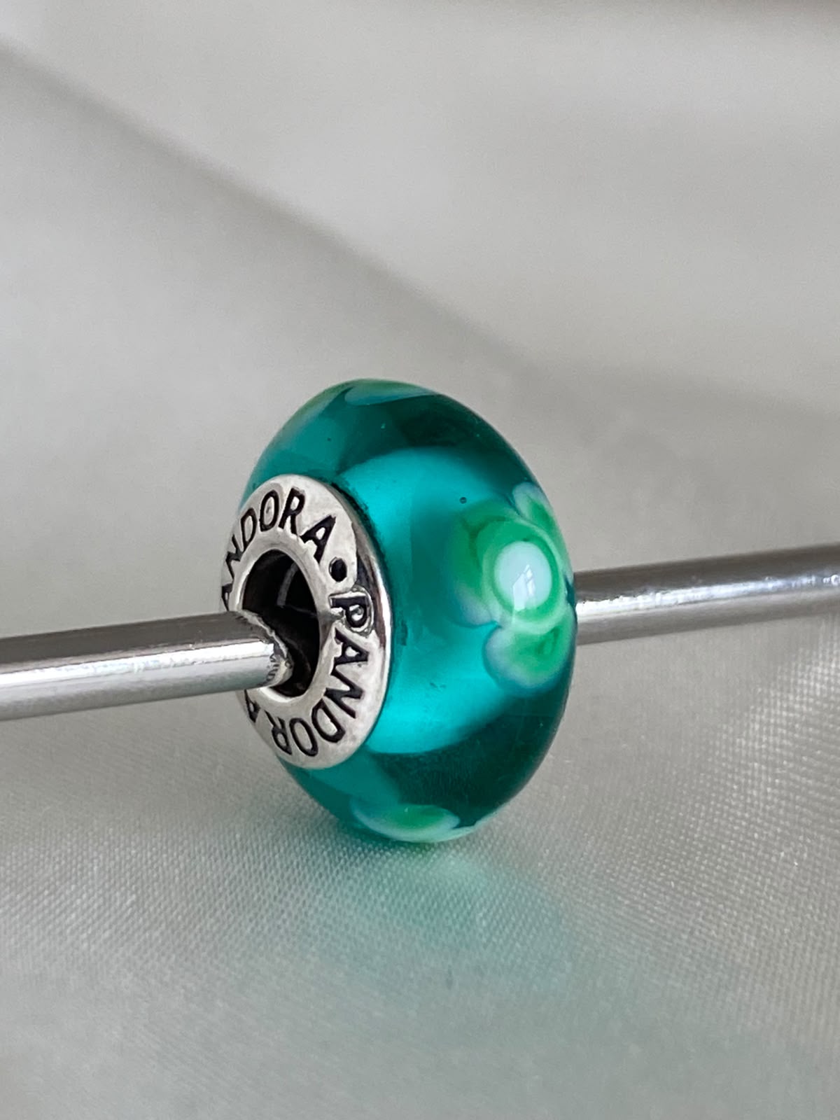 Pre-owned Pandora Teal "Flowers for You" Murano glass charm, 790649 Sterling Silver