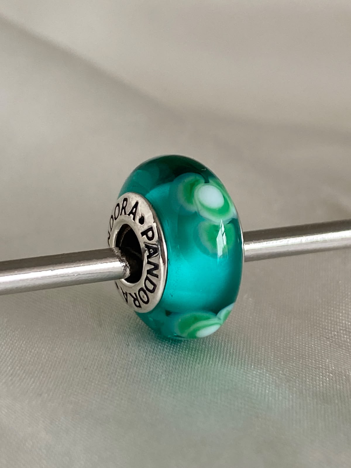 Pre-owned Pandora Teal "Flowers for You" Murano glass charm, 790649 Sterling Silver