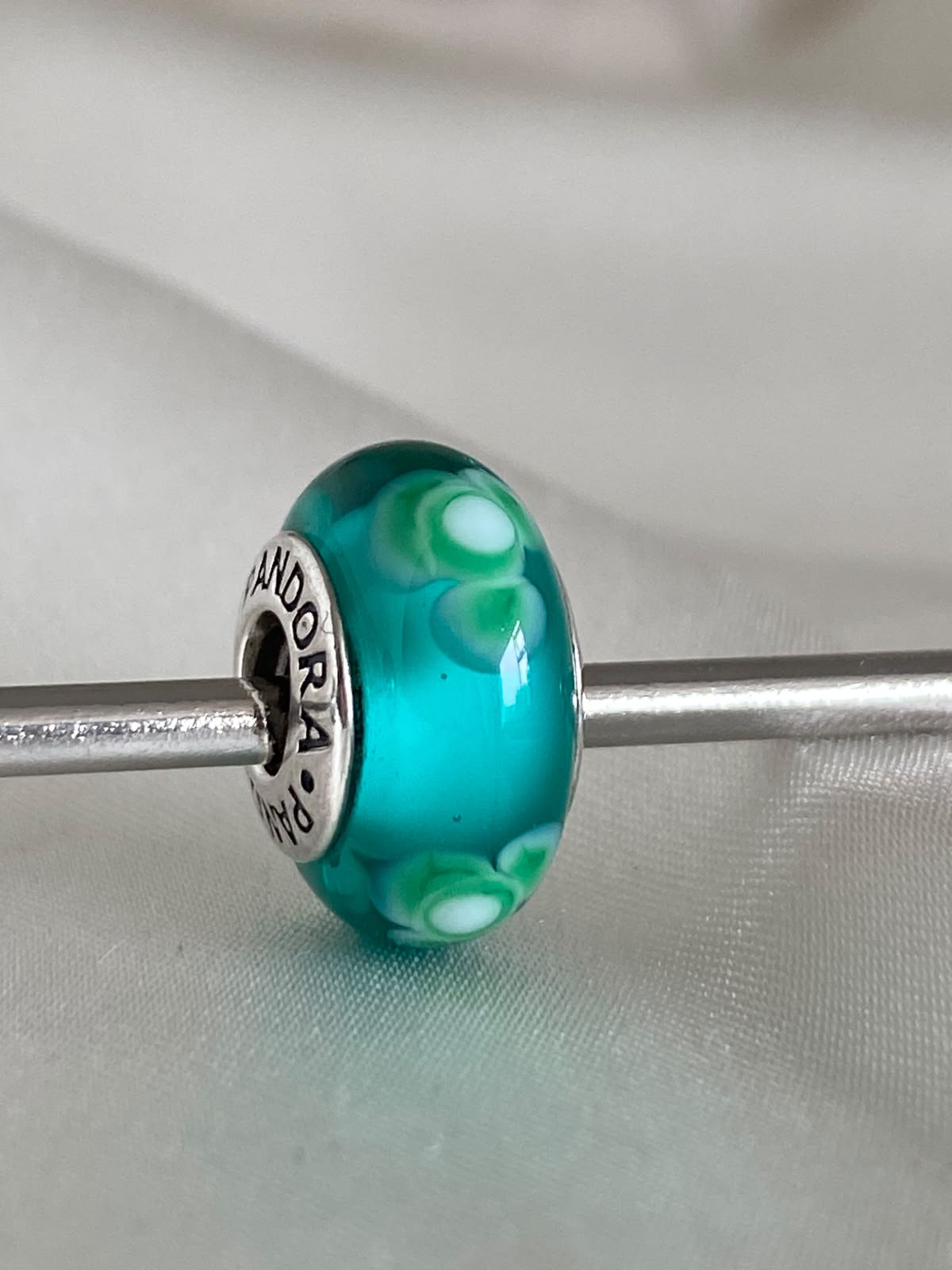 Pre-owned Pandora Teal "Flowers for You" Murano glass charm, 790649 Sterling Silver