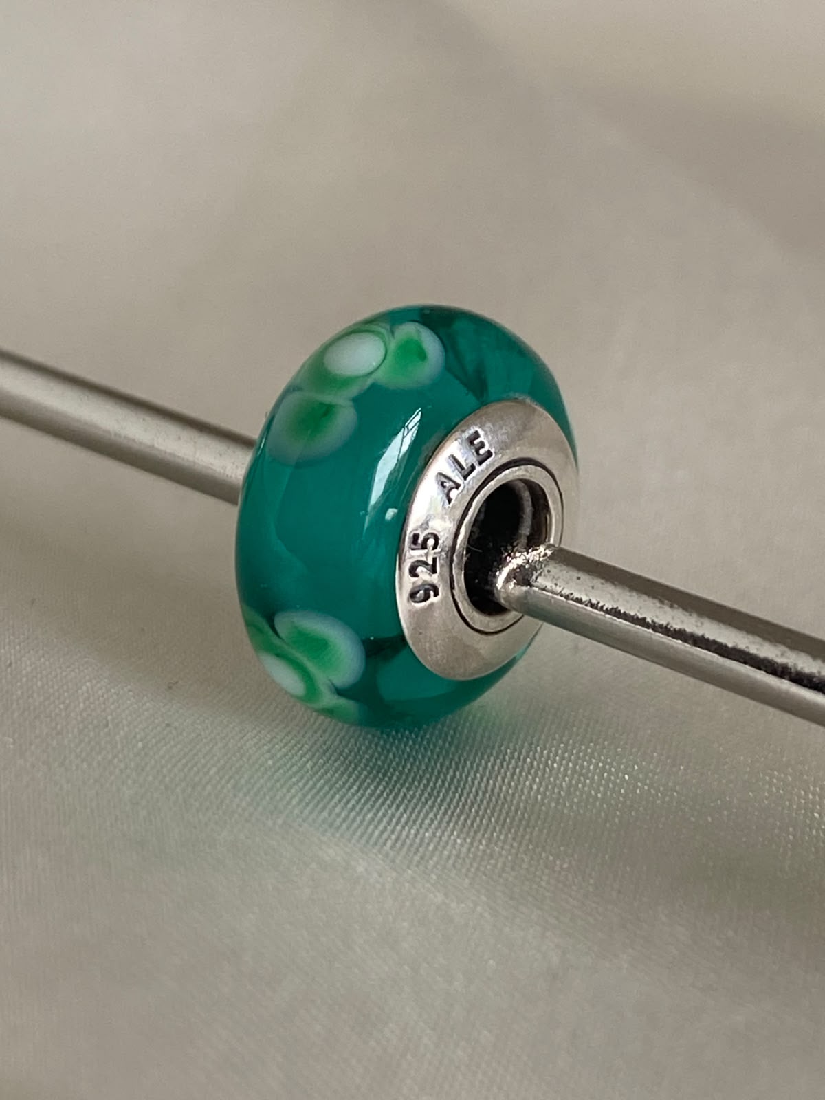 Pre-owned Pandora Teal "Flowers for You" Murano glass charm, 790649 Sterling Silver