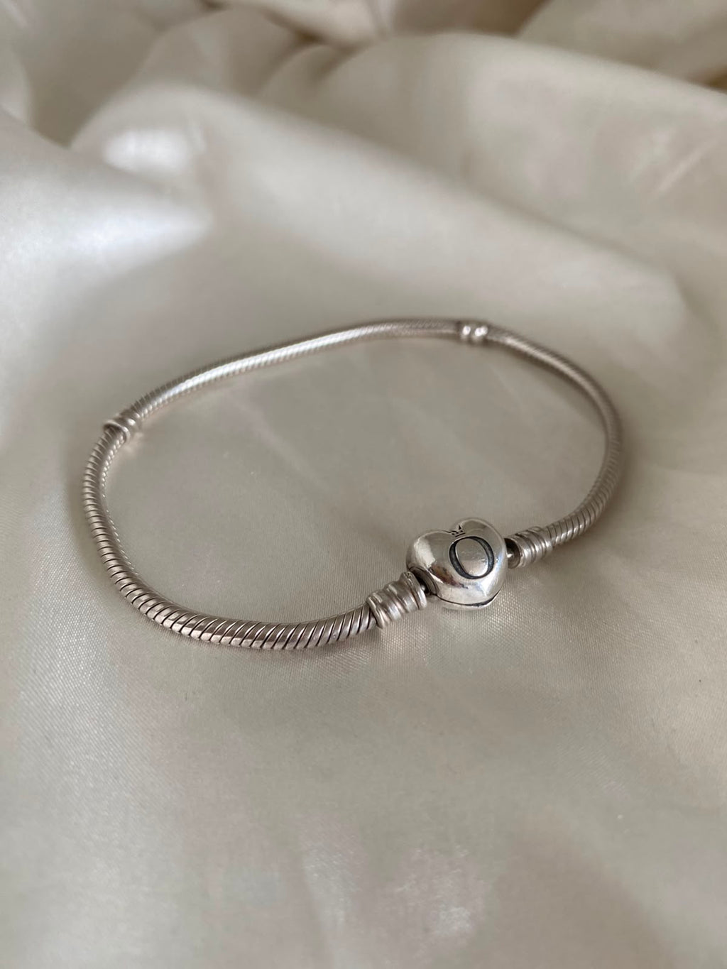 Pre-owned Pandora Moments Heart Clasp Snake Chain Bracelet, 590719, Sterling Silver 21.cm long