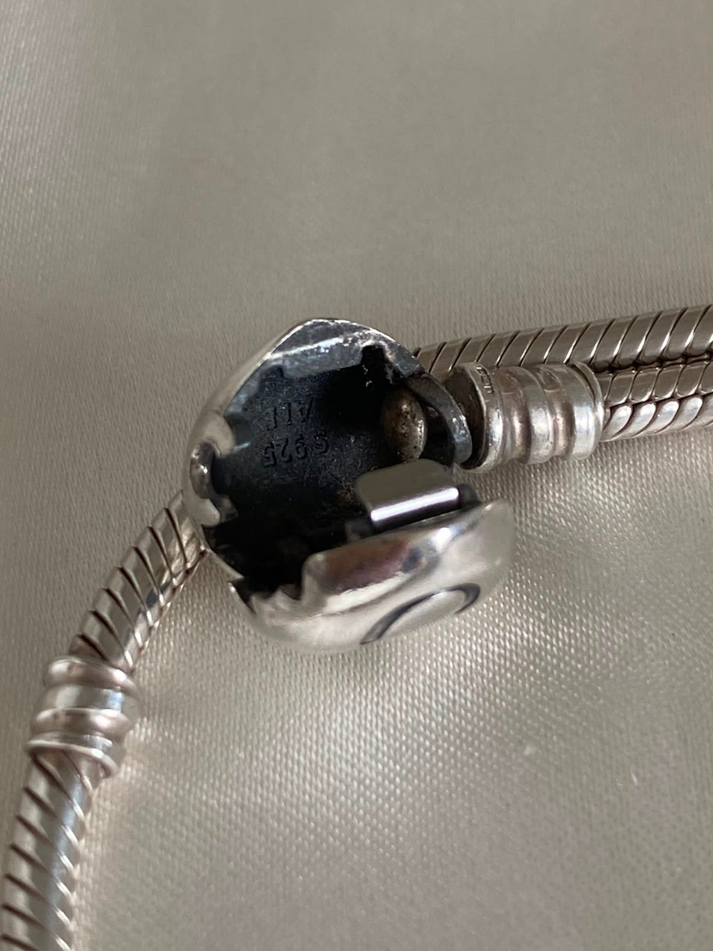 Pre-owned Pandora Moments Heart Clasp Snake Chain Bracelet, 590719, Sterling Silver 21.cm long