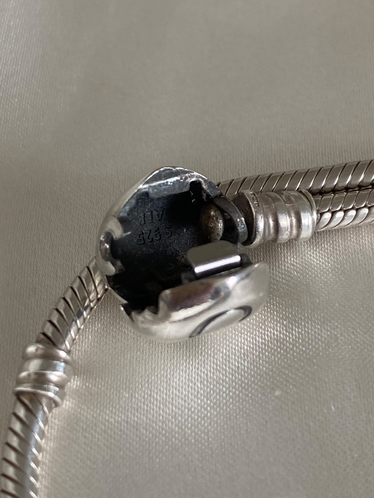 Pre-owned Pandora Moments Heart Clasp Snake Chain Bracelet, 590719, Sterling Silver 21.cm long
