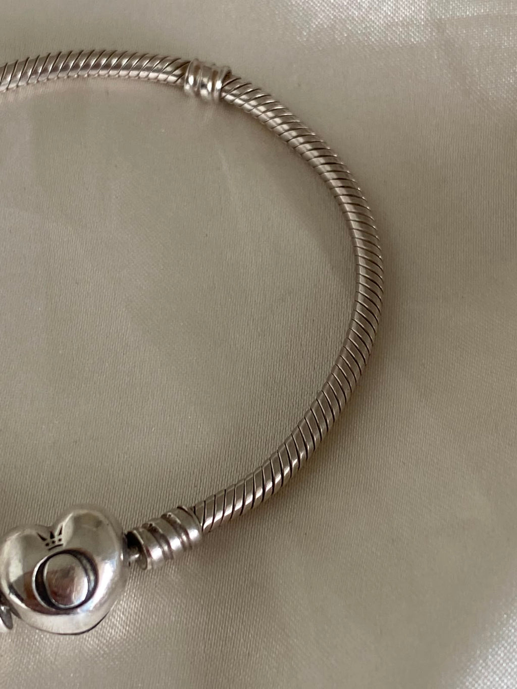Pre-owned Pandora Moments Heart Clasp Snake Chain Bracelet, 590719, Sterling Silver 21.cm long