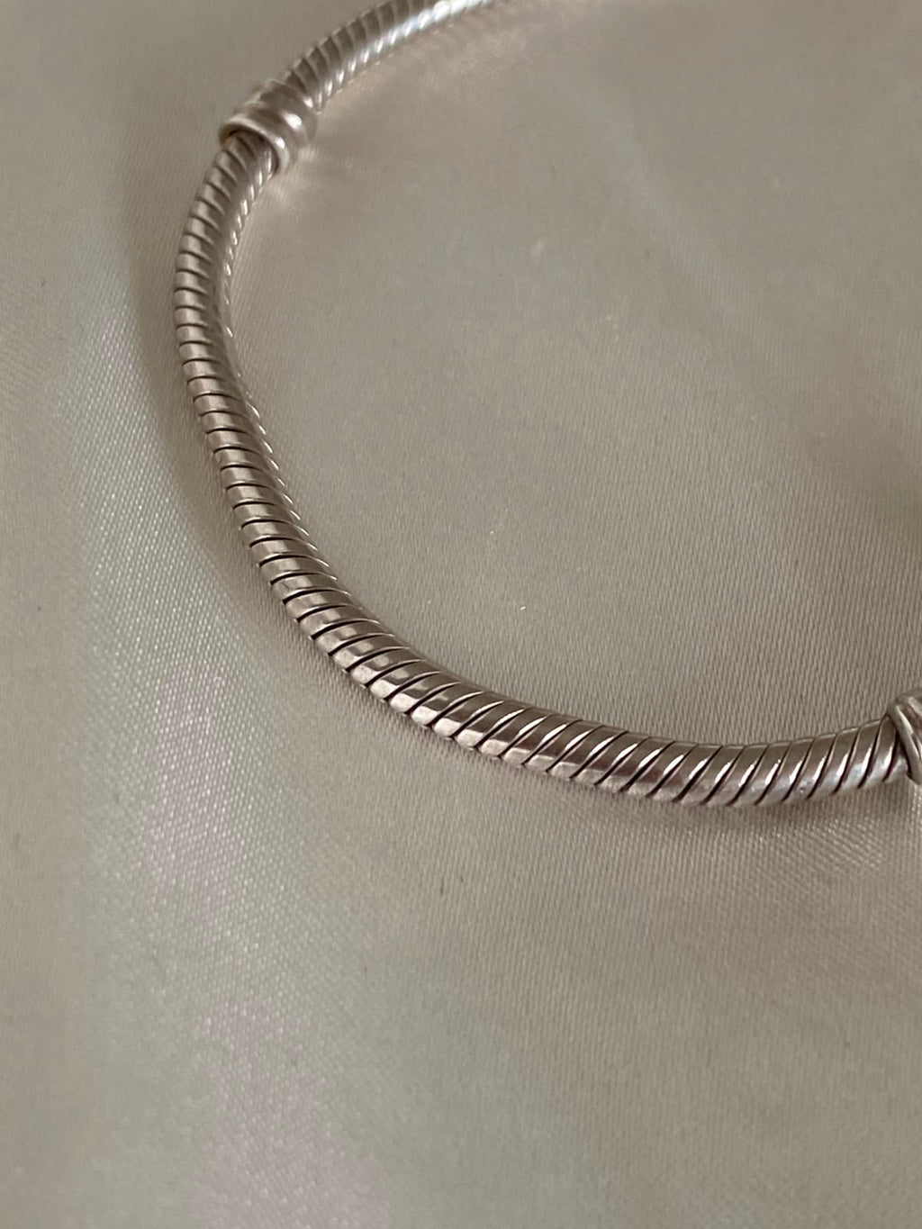 Pre-owned Pandora Moments Heart Clasp Snake Chain Bracelet, 590719, Sterling Silver 21.cm long