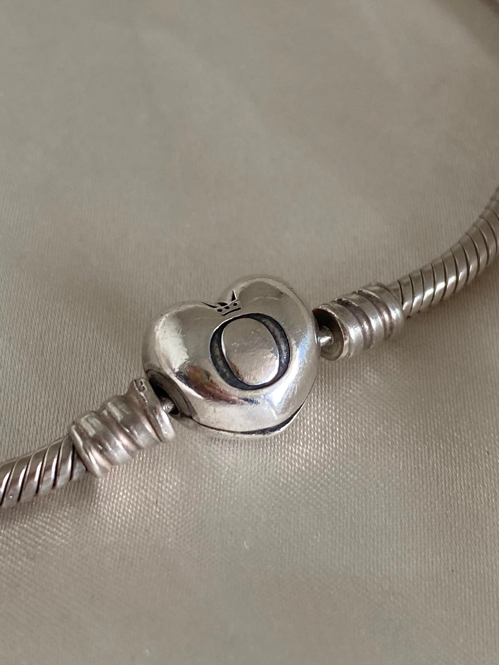Pre-owned Pandora Moments Heart Clasp Snake Chain Bracelet, 590719, Sterling Silver 21.cm long