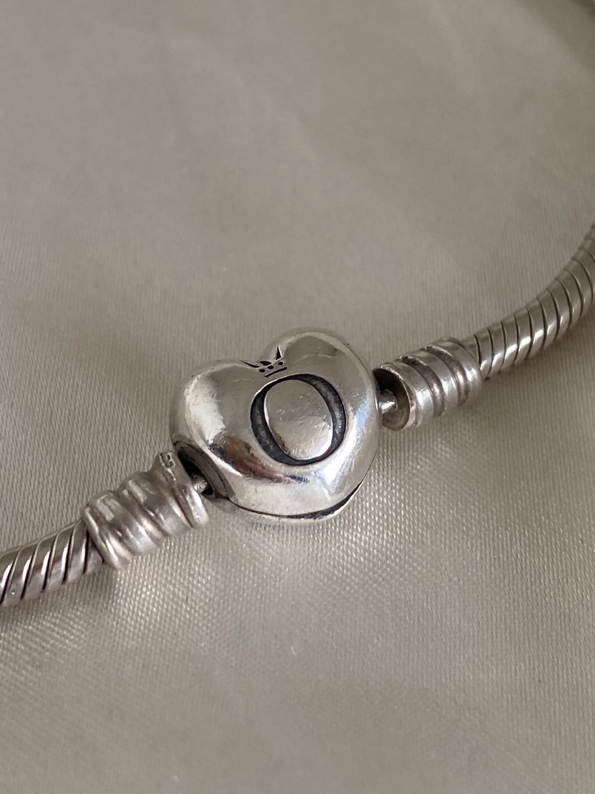 Pre-owned Pandora Moments Heart Clasp Snake Chain Bracelet, 590719, Sterling Silver 21.cm long
