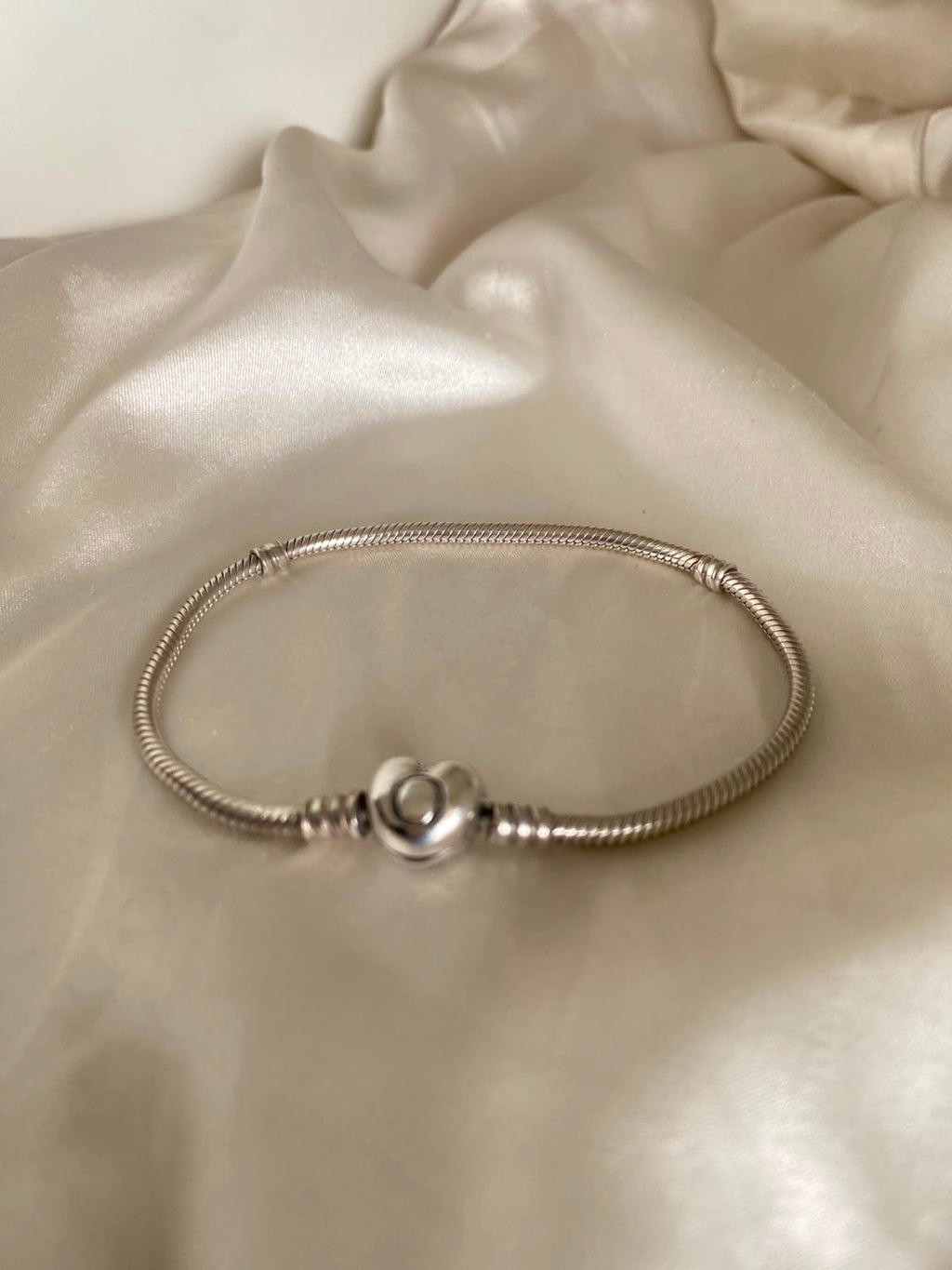 Pre-owned Pandora Moments Heart Clasp Snake Chain Bracelet, 590719, Sterling Silver 21.cm long